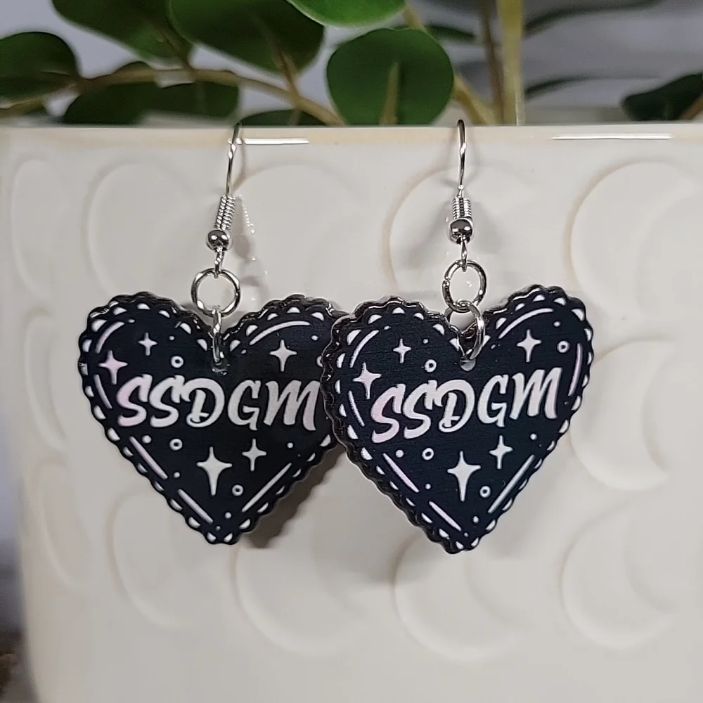 My Favorite Murder Earrings, Stay Sexy and Don't Get Murdered, drop earrings - Picture 4 of 7